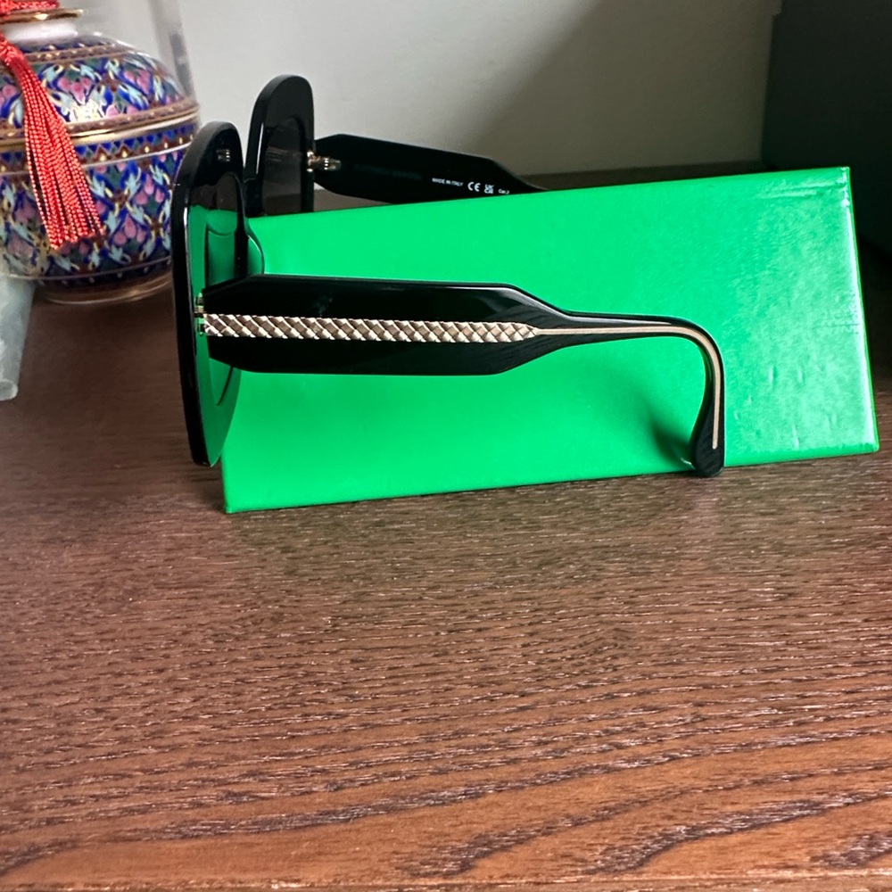 Bottega Veneta sunglasses - Picture 2 of 5